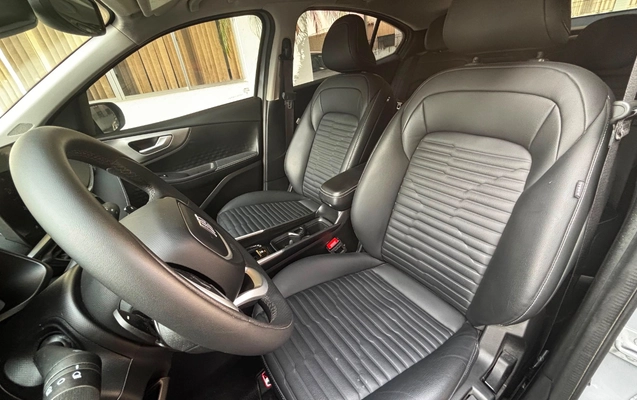 imagem-https://www.socarrao.com.br/sc-vehicle-images-prod/4001311/1790010595184-NWUxZTZmNGEtMWFhZS00MjJkLTk1NjktOTExYjBkZDdjOGMxLmpwZWc.jpeg