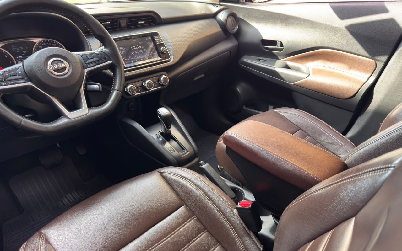 imagem-https://www.socarrao.com.br/sc-vehicle-images-prod/4001681/1790011083720-MDUyMDQ4ODAtMzBhZi00NDA1LWEyZTMtOWQ0Y2VjOWIwZWI2LmpwZWc.jpeg