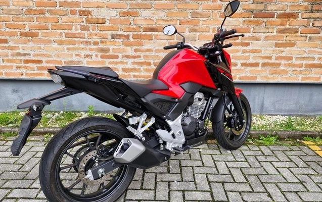 imagem-https://www.socarrao.com.br/sc-vehicle-images-prod/4001747/1792766364620-8497239_5_B_779cebd02f.jpeg
