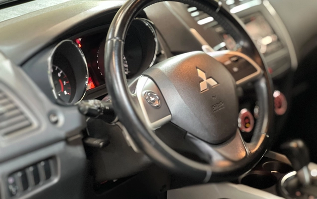 imagem-https://www.socarrao.com.br/sc-vehicle-images-prod/4001760/1790011233862-TgjJZNdmWT9eUHk9jg58vSnyGTd9d2ha.jpg