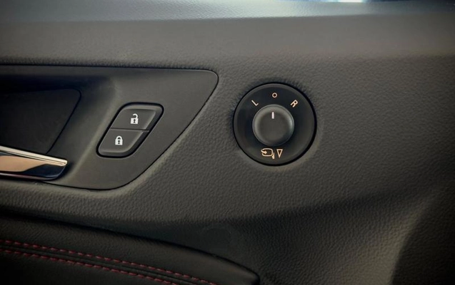 imagem-https://www.socarrao.com.br/sc-vehicle-images-prod/4001768/1790065042104-7844243_15_B_577fcaf2a9.jpeg