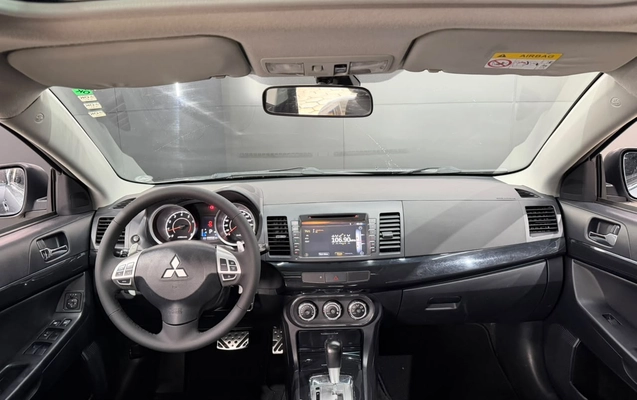 imagem-https://www.socarrao.com.br/sc-vehicle-images-prod/4002100/1790011944347-003_1583d6517ace25df956f7c5fcfa01dfc.jpg