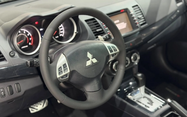imagem-https://www.socarrao.com.br/sc-vehicle-images-prod/4002100/1790011944351-003_13b23fa7a9c47c71149c2abdc53612f2.jpg