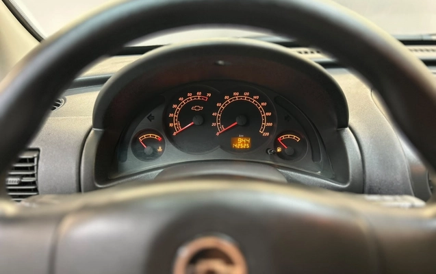 imagem-https://www.socarrao.com.br/sc-vehicle-images-prod/4002918/1790013285172-2_025432.jpg