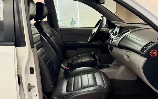 imagem-https://www.socarrao.com.br/sc-vehicle-images-prod/4002921/1790171563149-8494652_1_B_d0c83a26e9.jpeg