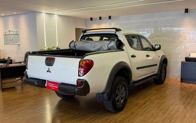 imagem-https://www.socarrao.com.br/sc-vehicle-images-prod/4002921/1792507353338-8494652_8_B_2bb8fd7007.jpeg