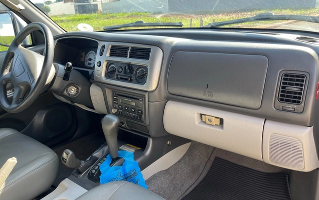 imagem-https://www.socarrao.com.br/sc-vehicle-images-prod/4002950/1790013328845-ZGRiNWIyM2QtMDc4ZC00OTBiLTlmZTktNGFhNGQwYWU4M2E2LmpwZw.jpg