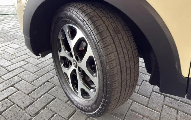 imagem-https://www.socarrao.com.br/sc-vehicle-images-prod/4003021/1790013417868-8453011_10_B_33e99afcdc.jpeg