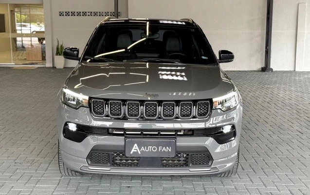 imagem-https://www.socarrao.com.br/sc-vehicle-images-prod/4003030/1790013444018-8235645_13_B_e555fb7abf.jpeg