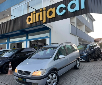 Chevrolet Zafira 2002 Prata — foto 1 de 3