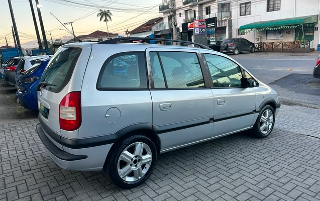 imagem-https://www.socarrao.com.br/sc-vehicle-images-prod/4003143/1790013589623-9febaeff-6ee6-442c-8371-669b7492cea9.jpeg