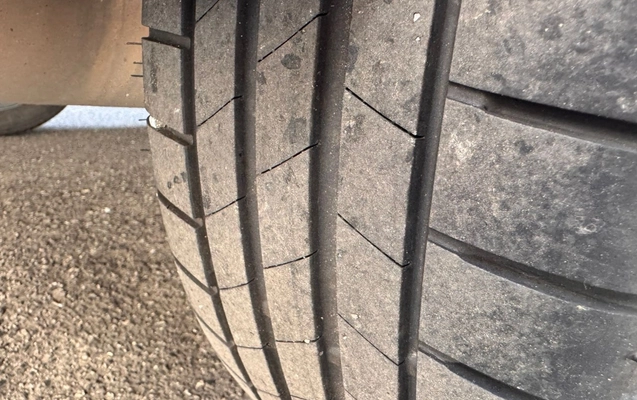 imagem-https://www.socarrao.com.br/sc-vehicle-images-prod/4003452/1790014192703-NTRkZDRjMDEtYmY0MC00YTE3LTg0NDAtZDMzYjg5OTM1YjJlLmpwZWc.jpeg