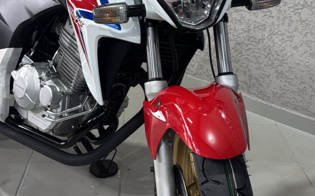 imagem-https://www.socarrao.com.br/sc-vehicle-images-prod/4003582/1790014478227-V2hhdHNBcHAgSW1hZ2UgMjAyNi0wOS0xOSBhdCAxMi4zOC40MC5qcGVn.jpeg