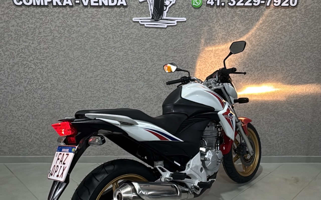 imagem-https://www.socarrao.com.br/sc-vehicle-images-prod/4003582/1790014479214-V2hhdHNBcHAgSW1hZ2UgMjAyNi0wOS0xOSBhdCAxMi40My4yNy5qcGVn.jpeg