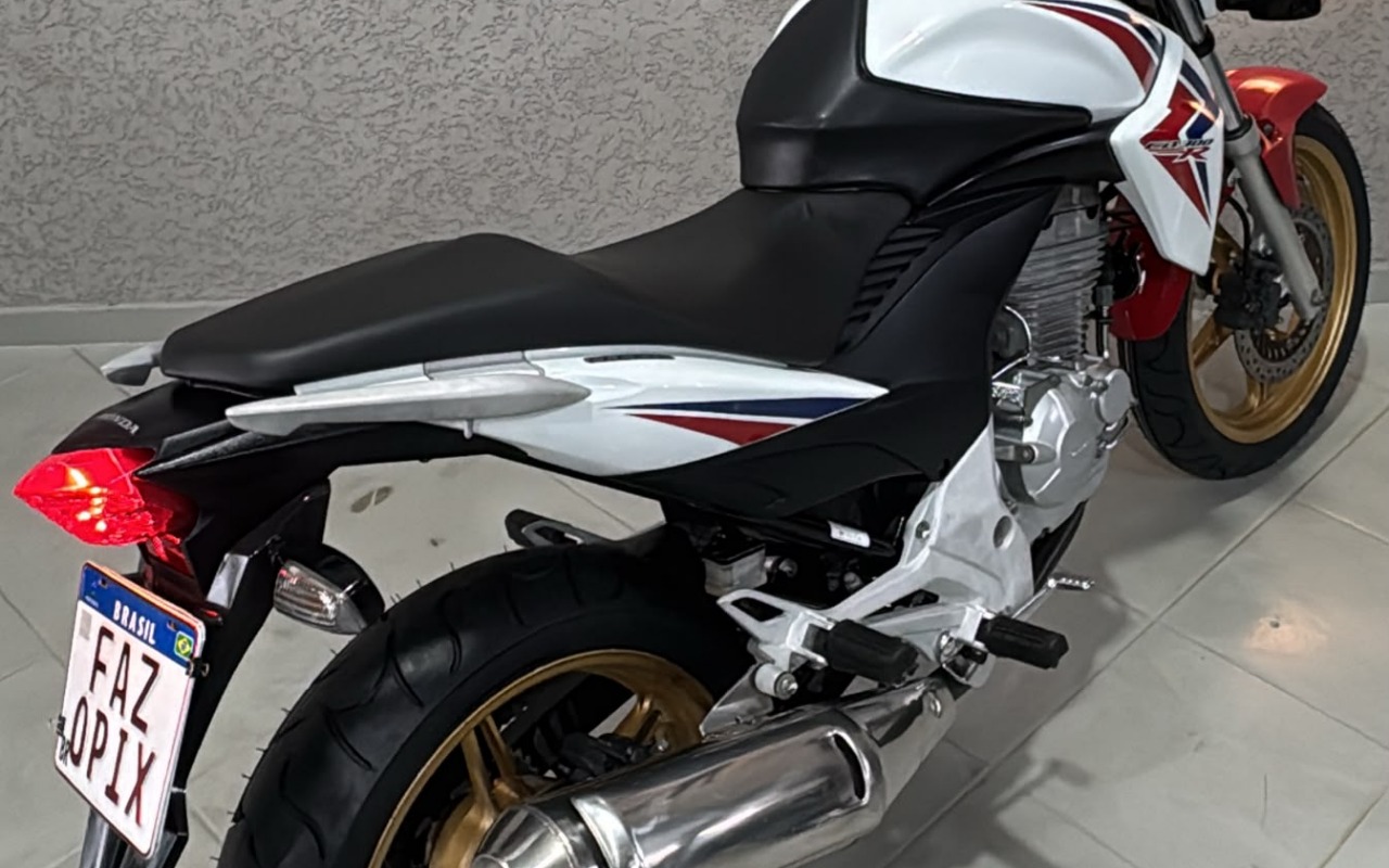 imagem-https://www.socarrao.com.br/sc-vehicle-images-prod/4003582/1790014479276-V2hhdHNBcHAgSW1hZ2UgMjAyNi0wOS0xOSBhdCAxMi40My40My5qcGVn.jpeg
