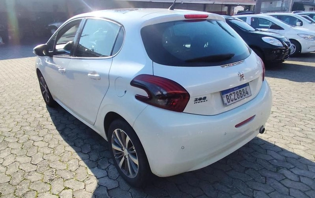 imagem-https://www.socarrao.com.br/sc-vehicle-images-prod/4003786/1790197616079-8497721_7_B_6e107dd1c9.jpeg