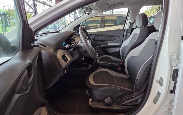 imagem-https://www.socarrao.com.br/sc-vehicle-images-prod/4003852/1790015029894-642494c31fa7425587ebf09aac662079_1789584347330.jpg