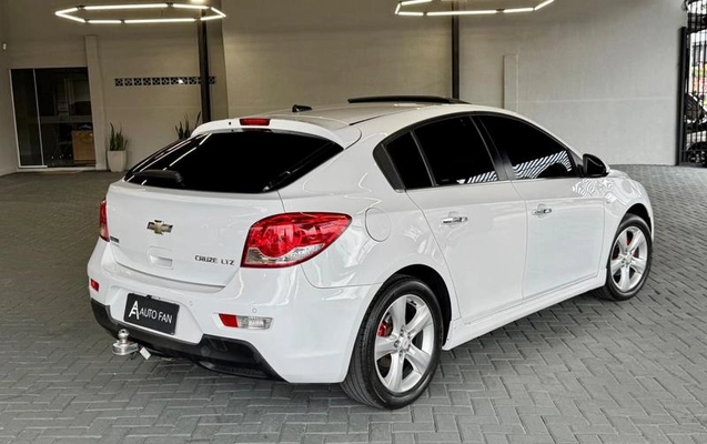 imagem-https://www.socarrao.com.br/sc-vehicle-images-prod/4004021/1790015396024-8455880_21_B_134bd6cc7f.jpeg