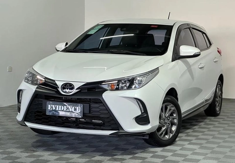 Toyota Yaris 2023 Branco — foto 1 de 3