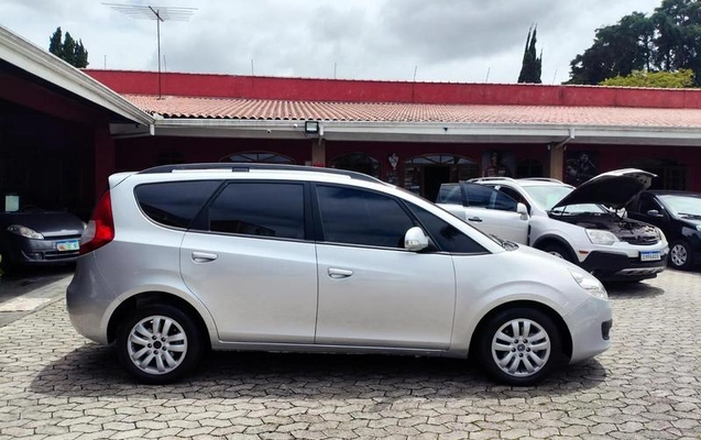 imagem-https://www.socarrao.com.br/sc-vehicle-images-prod/4004775/1792155406016-8497053_15_B_2c52480ba8.jpeg