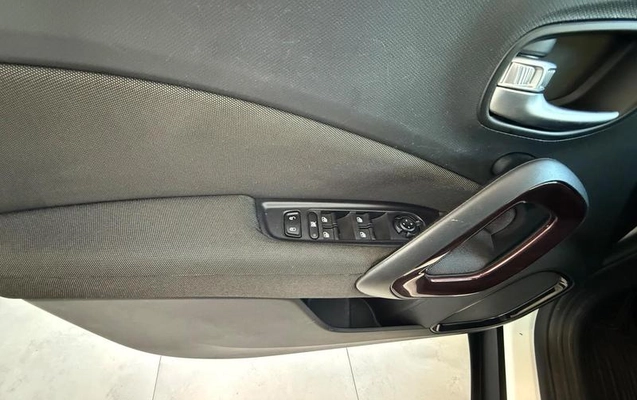 imagem-https://www.socarrao.com.br/sc-vehicle-images-prod/4004992/1790017433632-8453720_8_B_95aca8fd4a.jpeg