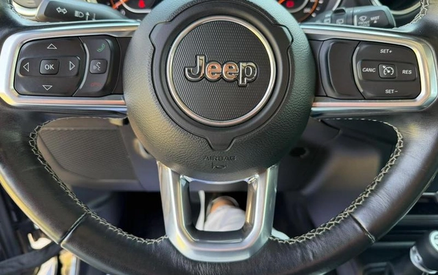 imagem-https://www.socarrao.com.br/sc-vehicle-images-prod/4005029/1790017486332-8486691_6_B_5e5c7d81cf.jpeg