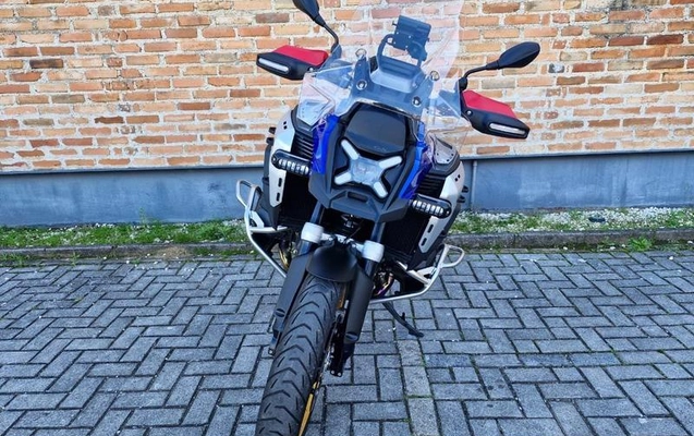 imagem-https://www.socarrao.com.br/sc-vehicle-images-prod/4005042/1790366203397-8498066_14_B_bb9cb0805b.jpeg