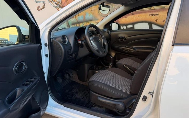 imagem-https://www.socarrao.com.br/sc-vehicle-images-prod/4005087/1790017736591-8197433_11_B_597bf47518.jpeg