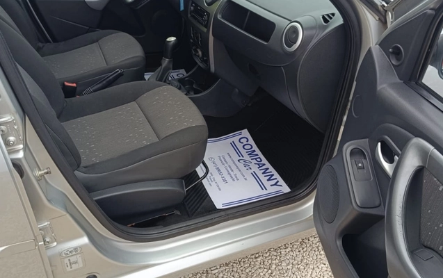imagem-https://www.socarrao.com.br/sc-vehicle-images-prod/4005204/1790018039457-V2hhdHNBcHAgSW1hZ2UgMjAyNi0wOS0yMSBhdCAxNS41MC4xNiAoMSkuanBlZw.jpeg
