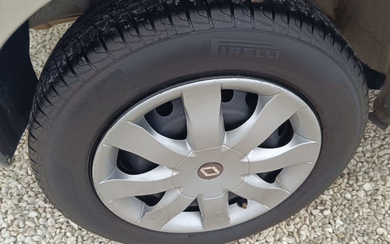imagem-https://www.socarrao.com.br/sc-vehicle-images-prod/4005204/1790018039731-V2hhdHNBcHAgSW1hZ2UgMjAyNi0wOS0yMSBhdCAxNS41MC4xNyAoMSkuanBlZw.jpeg