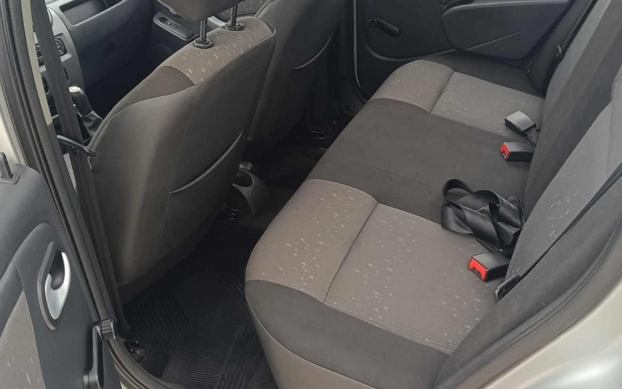 imagem-https://www.socarrao.com.br/sc-vehicle-images-prod/4005204/1790018039896-V2hhdHNBcHAgSW1hZ2UgMjAyNi0wOS0yMSBhdCAxNS41MC4xNyAoMikuanBlZw.jpeg