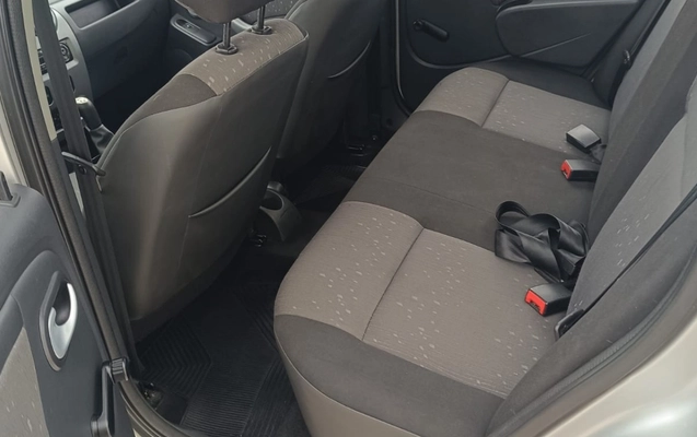 imagem-https://www.socarrao.com.br/sc-vehicle-images-prod/4005204/1790018039896-V2hhdHNBcHAgSW1hZ2UgMjAyNi0wOS0yMSBhdCAxNS41MC4xNyAoMikuanBlZw.jpeg