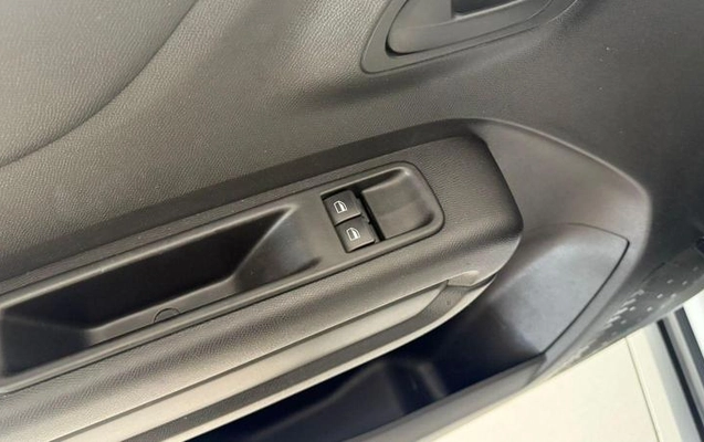 imagem-https://www.socarrao.com.br/sc-vehicle-images-prod/4005289/1790019325303-7848202_12_B_79697db585.jpeg