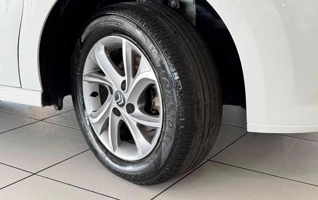 imagem-https://www.socarrao.com.br/sc-vehicle-images-prod/4005417/1790019331724-8247093_13_B_ff39ee6a5b.jpeg