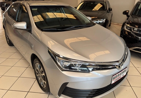 Toyota Corolla 2018 Prata — foto 1 de 3