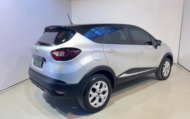 imagem-https://www.socarrao.com.br/sc-vehicle-images-prod/4005524/1790018557327-8268914_11_B_5fe2fc4620.jpeg