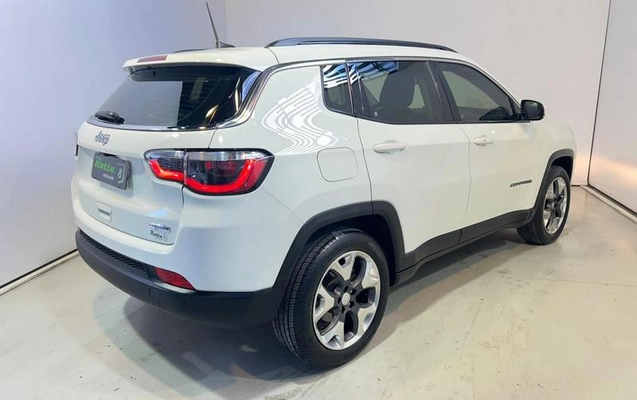 imagem-https://www.socarrao.com.br/sc-vehicle-images-prod/4005729/1790019077473-8323519_26_B_2c6f9d9de8.jpeg