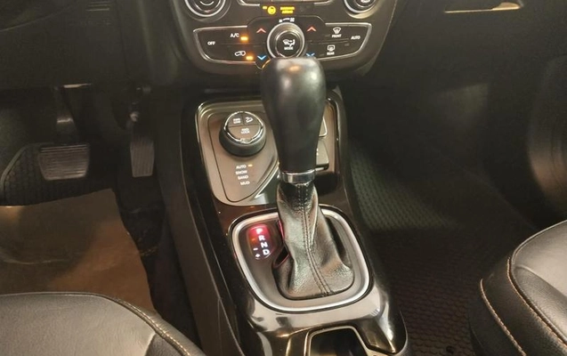imagem-https://www.socarrao.com.br/sc-vehicle-images-prod/4005792/1790020121519-6305656_11_B_6c7ef0adc7.jpeg
