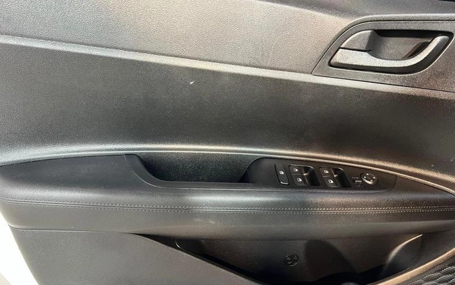 imagem-https://www.socarrao.com.br/sc-vehicle-images-prod/4005819/1790020009195-7749547_6_B_c2f8e3abfa.jpeg