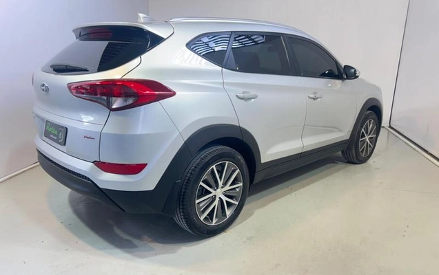 imagem-https://www.socarrao.com.br/sc-vehicle-images-prod/4005820/1790019199789-7772383_16_B_323b3a2104.jpeg