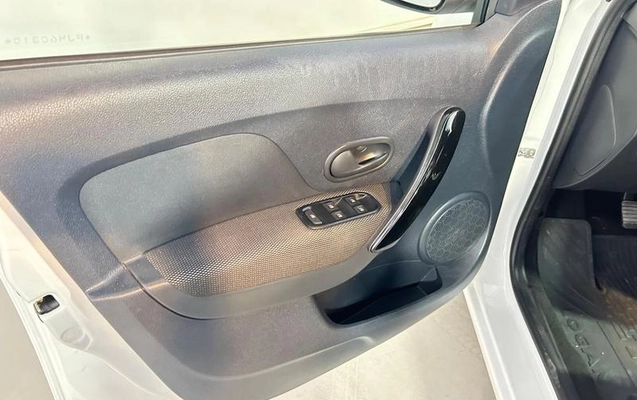 imagem-https://www.socarrao.com.br/sc-vehicle-images-prod/4005846/1790019217599-8023598_6_B_cb735bc6a3.jpeg