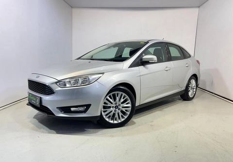 Ford Focus 2018 Prata — foto 1 de 3