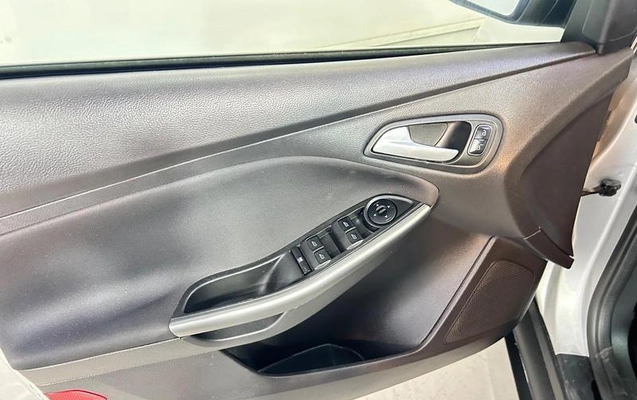 imagem-https://www.socarrao.com.br/sc-vehicle-images-prod/4005859/1790020190018-8179876_6_B_0d4ad2b099.jpeg