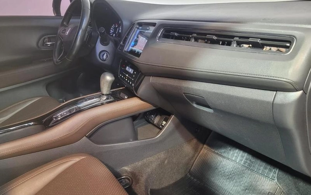 imagem-https://www.socarrao.com.br/sc-vehicle-images-prod/4005901/1790019732920-8338880_14_B_79f63377d9.jpeg