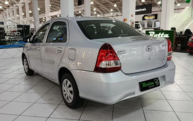 imagem-https://www.socarrao.com.br/sc-vehicle-images-prod/4005908/1790020996776-8347687_6_B_0f55dae9fb.jpeg