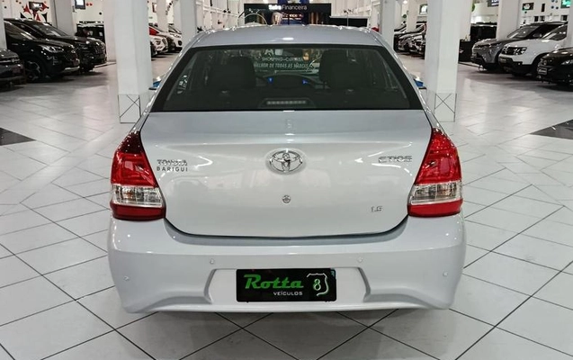 imagem-https://www.socarrao.com.br/sc-vehicle-images-prod/4005908/1790020996779-8347687_8_B_59316bd6c5.jpeg