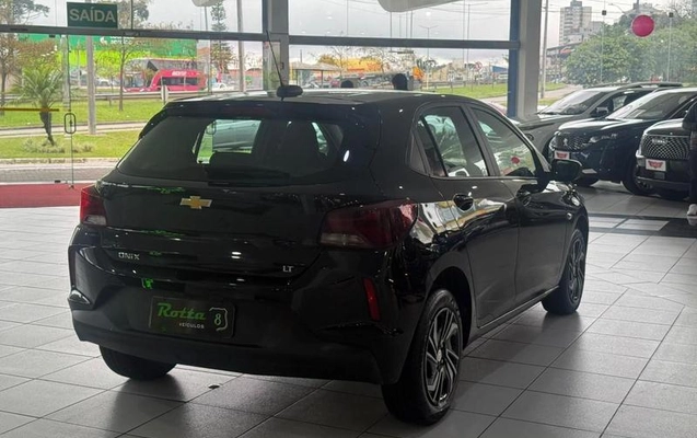 imagem-https://www.socarrao.com.br/sc-vehicle-images-prod/4005945/1790023242132-8451175_4_B_25fdb75def.jpeg