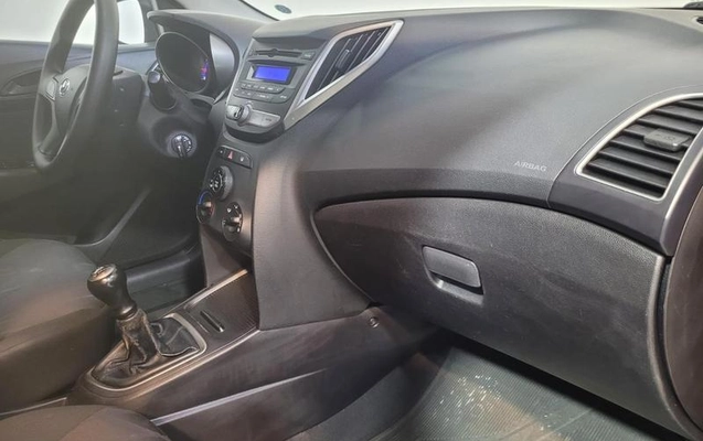 imagem-https://www.socarrao.com.br/sc-vehicle-images-prod/4005947/1790020049867-8452256_12_B_c97197fe2d.jpeg