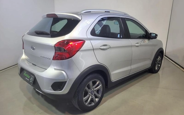 imagem-https://www.socarrao.com.br/sc-vehicle-images-prod/4005950/1790022707519-8468960_10_B_e9342e425b.jpeg