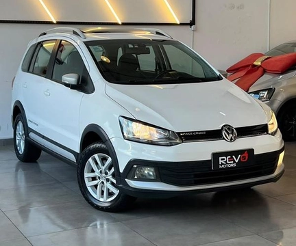 Volkswagen SpaceCross 2015 Branco — foto 1 de 3